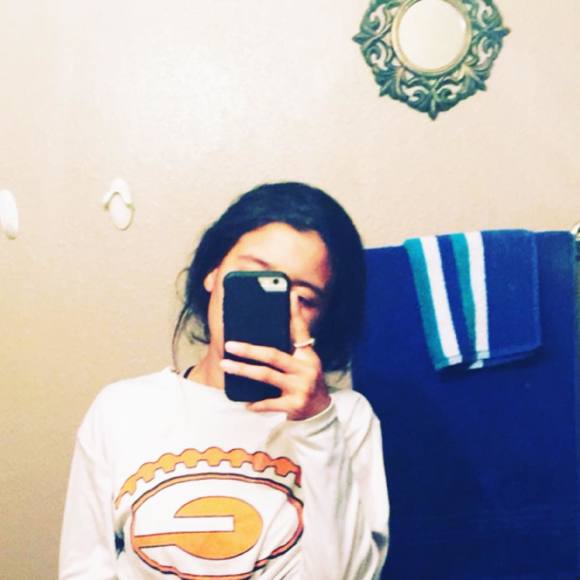 Meet your Posher, Itzel - Picture 1 of 1